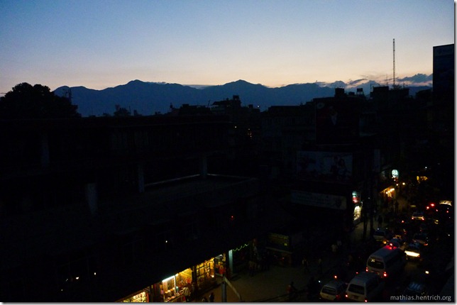 101111_P1020708_Nepal, Kathmandu, Thamel, Hotelausblick, Dämmerung