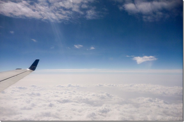 101118_P1030158_nach Bhutan, im Flugzeug, über den Wolken, Wolken