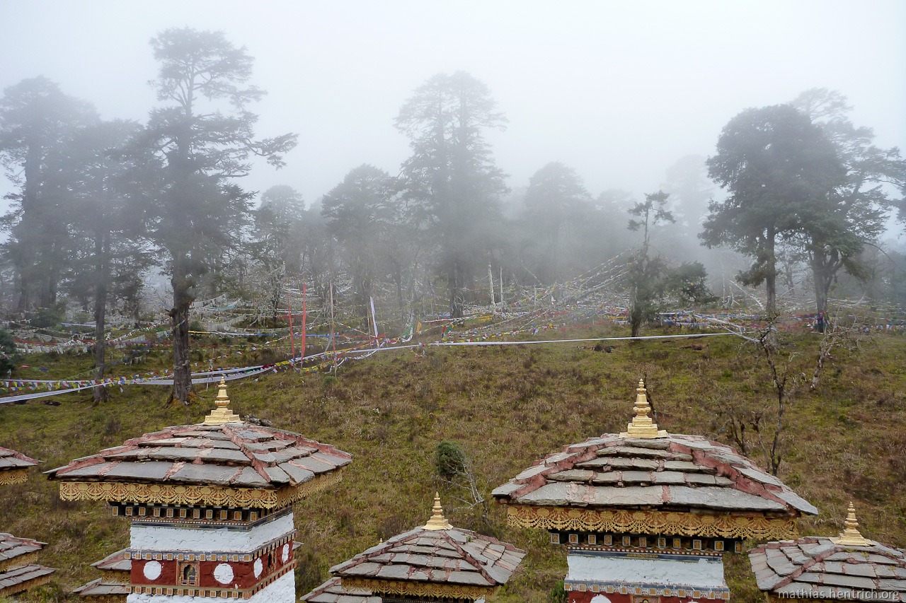 Bhutan (Traditionen, Klosterburgen und der Blick hinter die Kulissen
